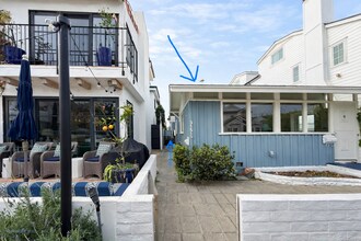 315 Sapphire Ave in Newport Beach, CA - Building Photo - Building Photo