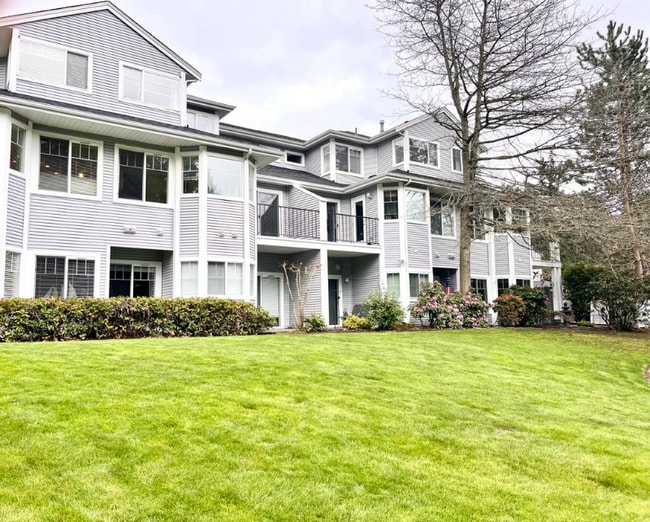 4714 Fairwood Blvd NE in Tacoma, WA - Building Photo - Building Photo