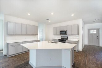 128 Big Sandy Creek Dr in Hutto, TX - Building Photo - Building Photo