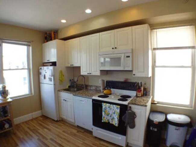 846 Dorchester Ave, Unit 3