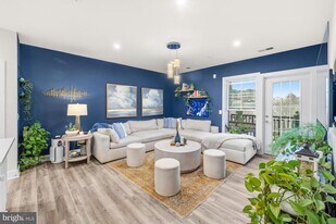 102 St Ives Pl in Oxon Hill, MD - Building Photo