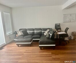 42 Far View Cmns in Southbury, CT - Building Photo - Building Photo