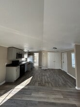 526 Chris St in Oak Grove, KY - Building Photo - Building Photo