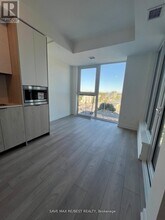 1007 The Queensway in Toronto, ON - Building Photo - Building Photo