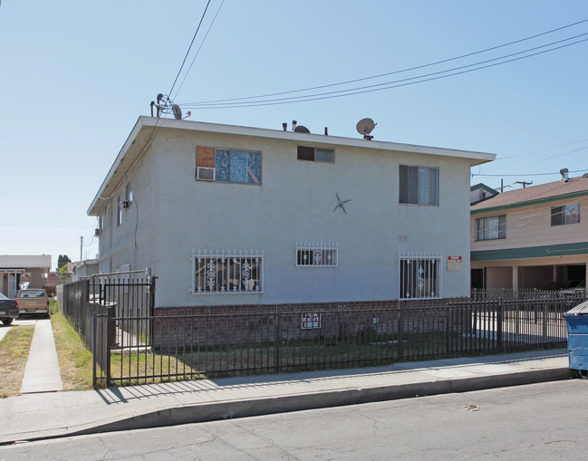 6320 Gifford Ave in Bell, CA - Building Photo - Building Photo