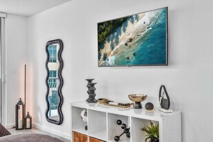 1 SE 12th St, Unit SI FL26-ID1294663P in Miami, FL - Building Photo