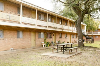 Lotus Square Apartments in Pasadena, TX - Building Photo - Building Photo