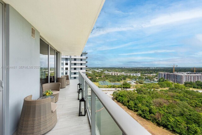16385 Biscayne Blvd, Unit 2001 in Sunny Isles Beach, FL - Foto de edificio - Building Photo