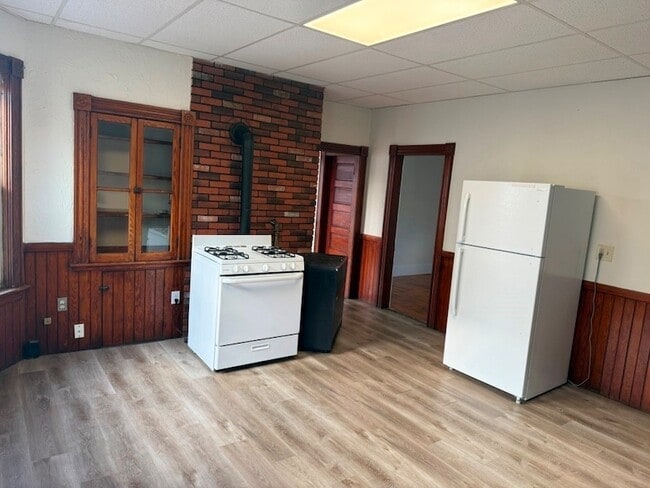 71 Esther St, Unit 2 in Worcester, MA - Building Photo - Building Photo