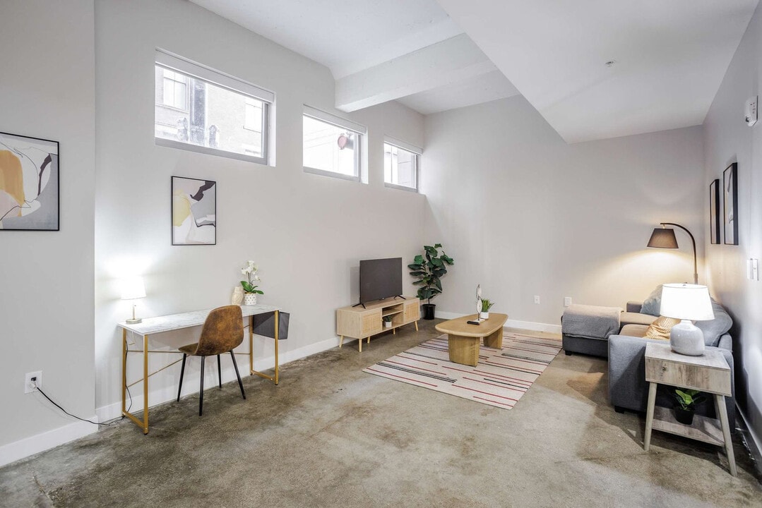 205 W 4th St in Cincinnati, OH - Foto de edificio