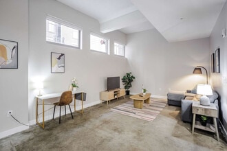 205 W 4th St in Cincinnati, OH - Foto de edificio - Building Photo