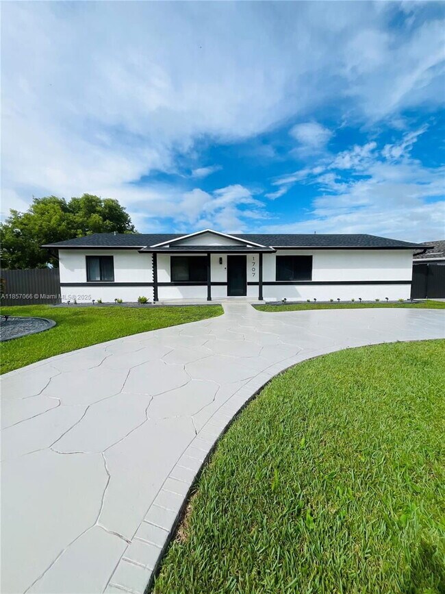 1707 S Curlew Ln in Homestead, FL - Building Photo - Building Photo