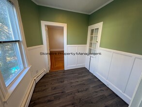 550-552 Wayland Ave in Providence, RI - Foto de edificio - Building Photo