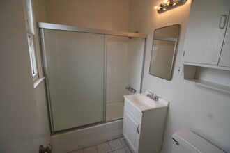 1336 Berkeley St, Unit 2 in Santa Monica, CA - Foto de edificio - Building Photo