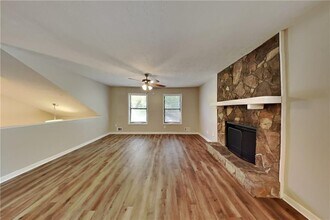 6015 Sumit Ct NW in Kennesaw, GA - Building Photo - Building Photo