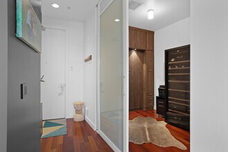 949 NW Overton St in Portland, OR - Building Photo - Building Photo