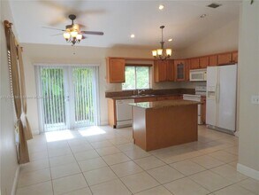 10281 NW 11th Ct in Plantation, FL - Building Photo - Building Photo