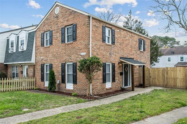 property at 623 Red Horse Ln