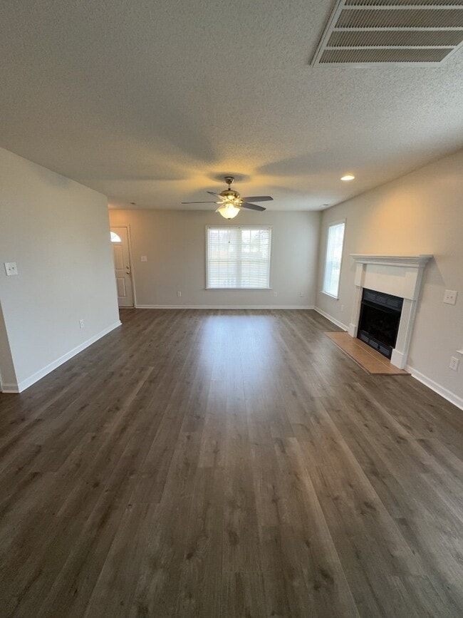 107 Sabrina Dr in Richlands, NC - Building Photo - Building Photo