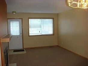 10875 181st Ln NW in Elk River, MN - Building Photo - Building Photo