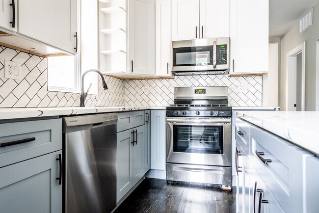 1435 N Washtenaw Ave in Chicago, IL - Foto de edificio - Building Photo