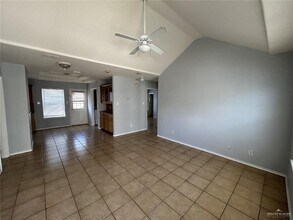 15 Toledo Ave in Edinburg, TX - Building Photo - Building Photo