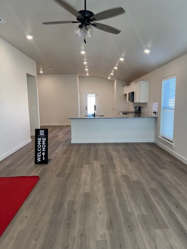 3008 Farmyard Dr in Amarillo, TX - Building Photo - Building Photo