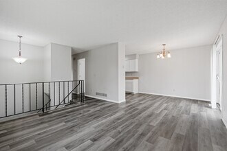 Juniper Meadows in Eagan, MN - Building Photo - Building Photo