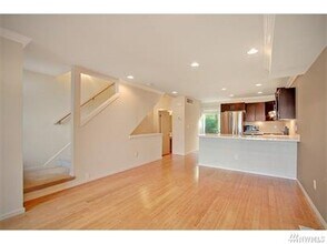2042 14th Ave W in Seattle, WA - Building Photo - Building Photo