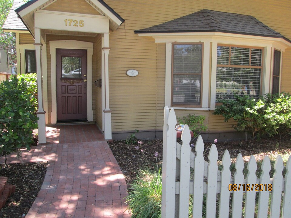 1725 Santa Barbara Ave in San Luis Obispo, CA - Building Photo