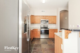 16642 S 44th St in Phoenix, AZ - Foto de edificio - Building Photo