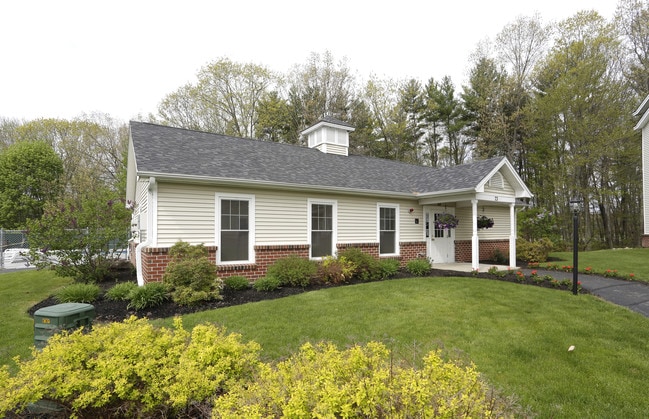 Windshire Gardens in Dover, NH - Foto de edificio - Building Photo