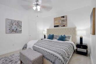 975-977-977 SW 10th St, Unit SI ID1323981P in Miami, FL - Building Photo - Building Photo