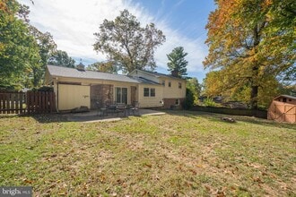 9912 Colony Rd in Fairfax, VA - Foto de edificio - Building Photo