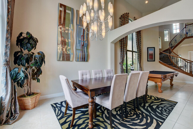 property at 3424 Collonade Dr