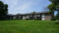 Waterfall Glen in Willowbrook, IL - Foto de edificio - Building Photo