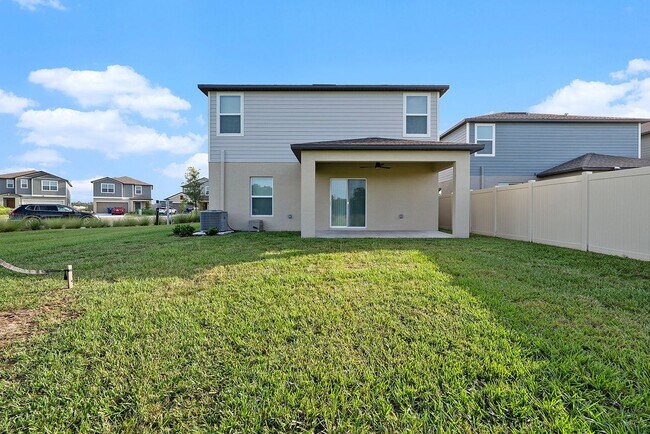 35223 Gravelly Dr in Zephyrhills, FL - Building Photo - Building Photo