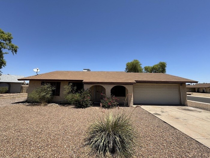 9753 N 68th Dr in Peoria, AZ - Building Photo