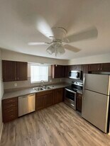 10037 Puttington Dr, Unit D in St. Louis, MO - Building Photo
