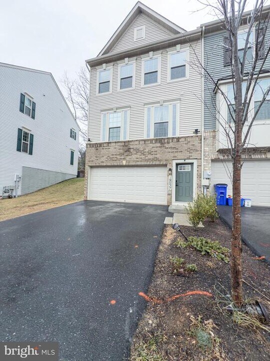 19537 Sol Pl in Montgomery Village, MD - Building Photo