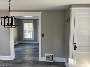 114 E 11th St in Dover, OH - Building Photo - Building Photo