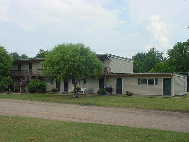 Straiton Arms Apartments in Kennett, MO - Building Photo