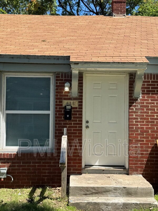 property at 636 S Hydraulic Ave