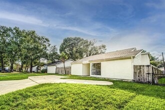 3855 Heatherwood Dr in Beaumont, TX - Building Photo - Building Photo