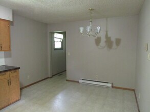 529 S Olive St in Marshfield, MO - Building Photo - Building Photo