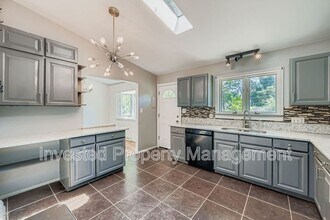 536 Quentin St in Aurora, CO - Building Photo - Building Photo