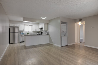 Station 19 Apartments in Phoenix, AZ - Building Photo - Interior Photo