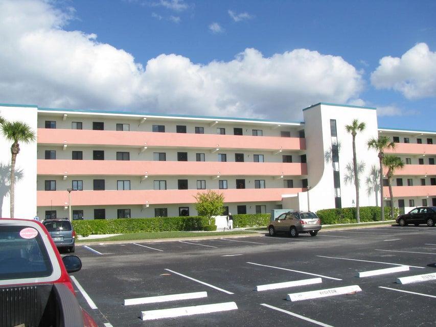 2465 S Washington Ave in Titusville, FL - Foto de edificio