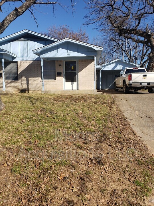 1439 S Rusk St in Sherman, TX - Building Photo