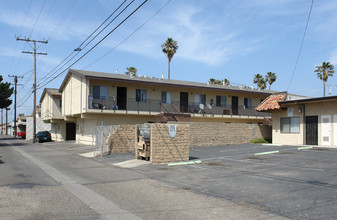 3941-3951 Saviers Rd in Oxnard, CA - Building Photo - Building Photo